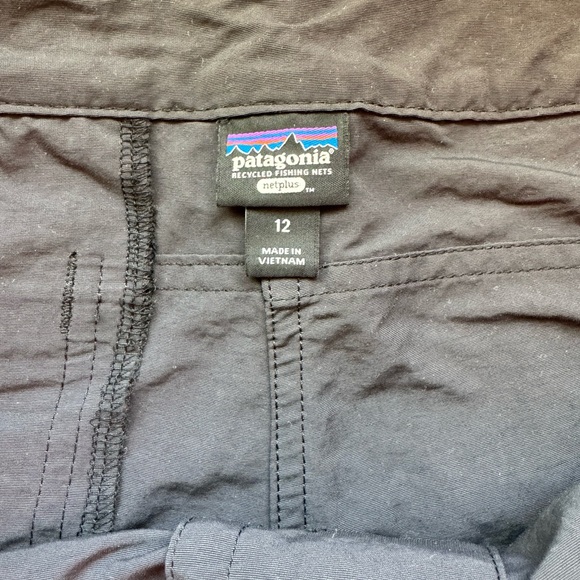 Patagonia womens wavefarer 5 inch boardshorts. - Picture 3 of 3